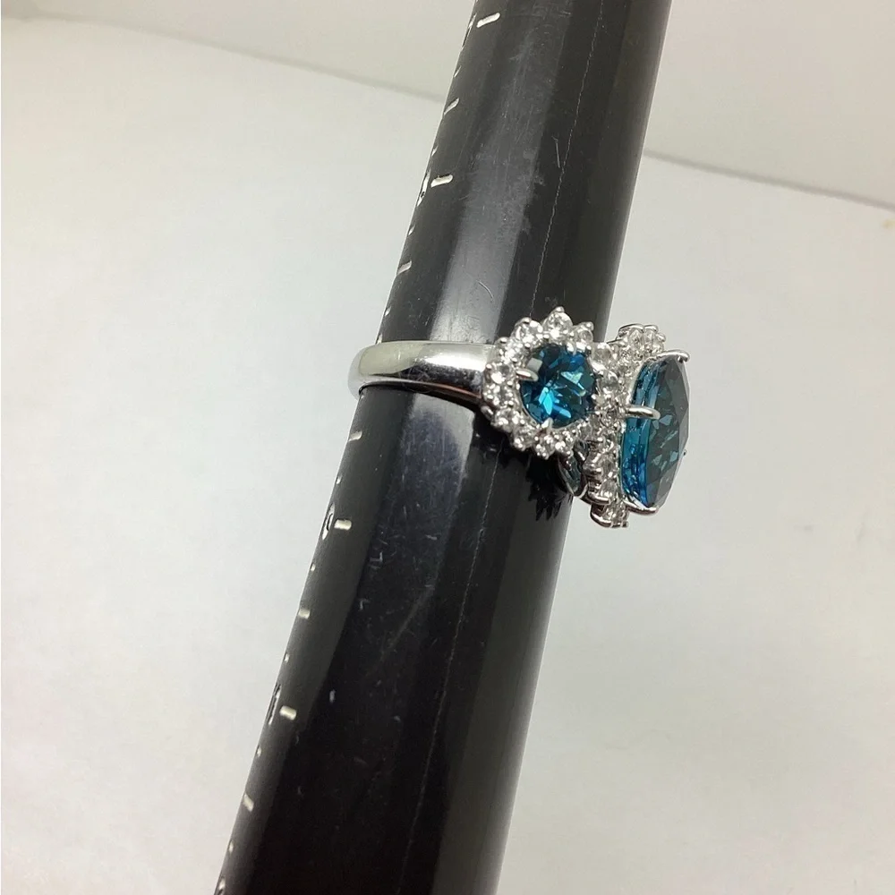 Sterling silver blue topaz designer ring size 9